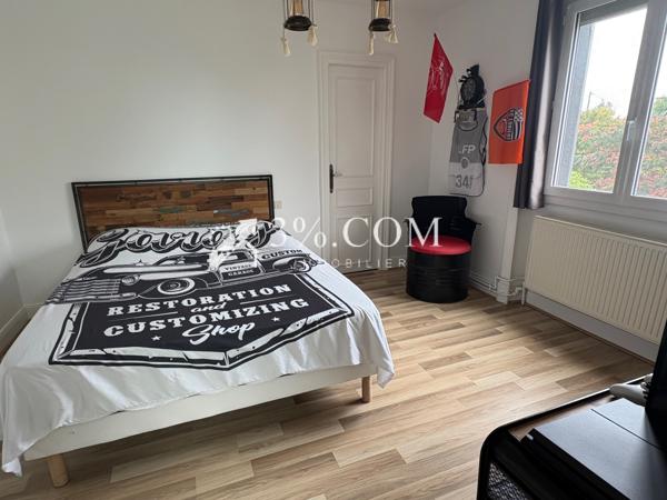Maison
                                                                                                                                                                                                                                                                                                                        10 pièce(s)                                                                                                                                                                                                          5 chambre(s)                                                                                                                                                                                                          321  m²