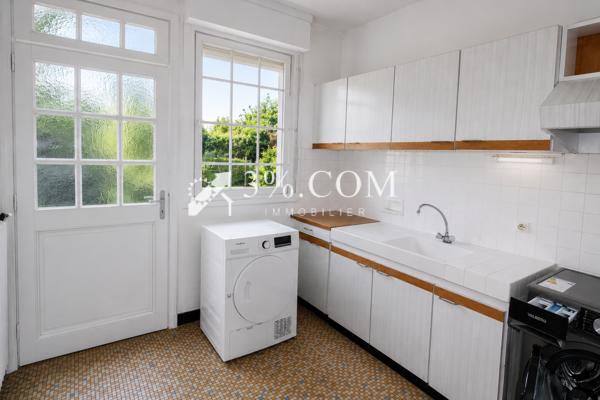 Maison
                                                                                                                                                                                                                                                                                                                        10 pièce(s)                                                                                                                                                                                                          5 chambre(s)                                                                                                                                                                                                          321  m²