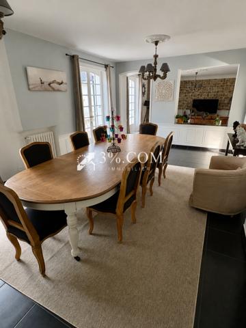 Maison
                                                                                                                                                                                                                                                                                                                        10 pièce(s)                                                                                                                                                                                                          5 chambre(s)                                                                                                                                                                                                          321  m²