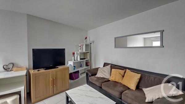 Appartement F2 à vendre  2 pièces - 47,13 m 2   LE BOURGET  - 93