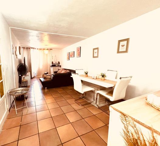 GRAND APPARTEMENT DE TYPE 3 PROCHE DES COMMODITES