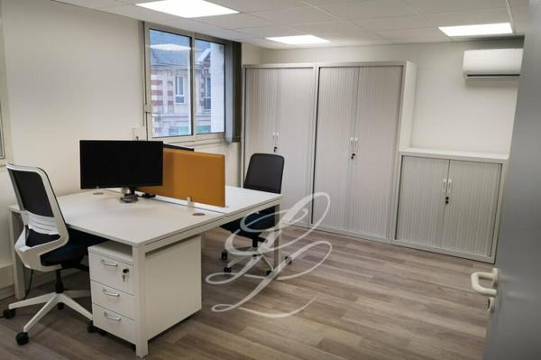 Location - BUREAUX 296 m 2