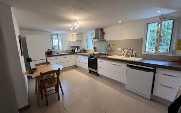 Maison à vendre    4 pièces •  Châteaurenard