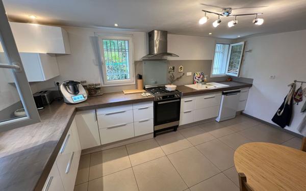 Maison à vendre    4 pièces •  Châteaurenard