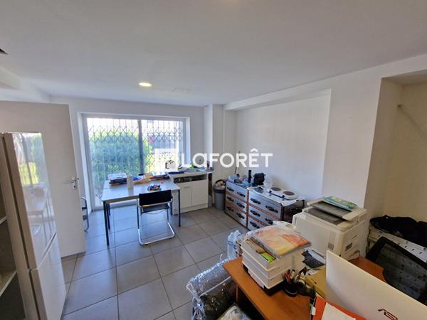 Location bureau Moret-Loing-et-Orvanne - 86 m² - 1 525 €/mois