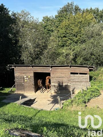 Maison traditionnelle 8 pièces de 221 m² à Urt (64240)