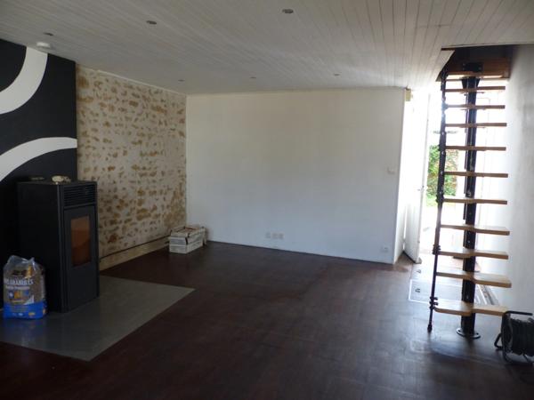 Maison à vendre 4 pièces AIRVAULT (79) TERRAIN 374 m²