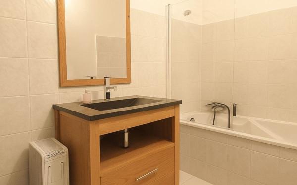 Appartement à vendre    4 pièces • 76 m2 Nîmes