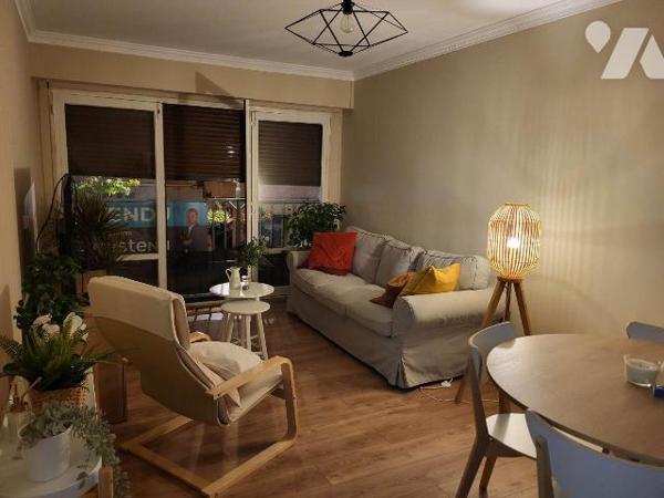 EN EXCLUSIVITE Appartement  situé au 1 er étage avec ascenceur d'une superficie habitable de 56...