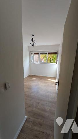 EN EXCLUSIVITE Appartement  situé au 1 er étage avec ascenceur d'une superficie habitable de 56...