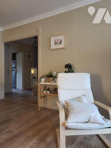EN EXCLUSIVITE Appartement  situé au 1 er étage avec ascenceur d'une superficie habitable de 56...