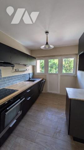 EN EXCLUSIVITE Appartement  situé au 1 er étage avec ascenceur d'une superficie habitable de 56...