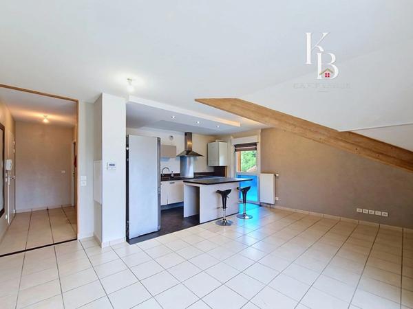 SAINT MARTIN BELLEVUE - A LOUER - T3 avec garage - Location meublée