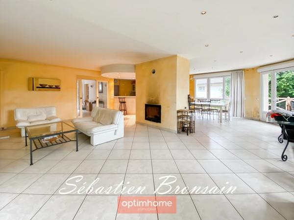 NOUVEAU PRIX – À 10 minutes de Lons-le-Saunier – Maison de 250 m² sur 4 250 m² de terrain