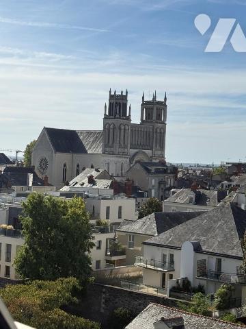 ANGERS PLACE LORRAINE T5 AVEC TERRASSES, CAVE ET GARAGE
