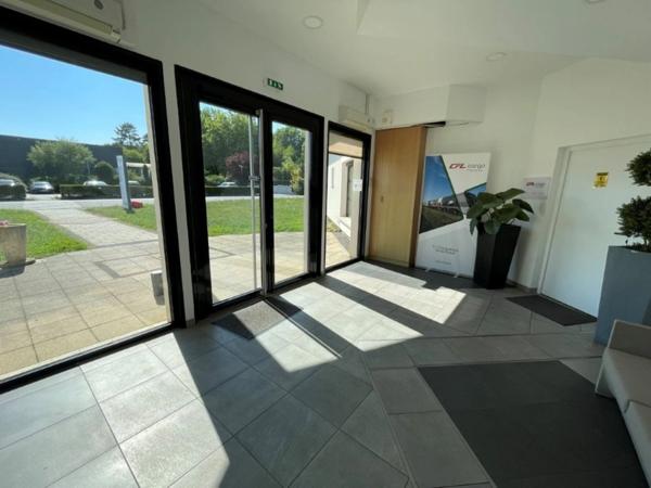 lOCAL PROFESSIONNEL 120 M2 - MARANGE SILVANGE - EMPLACEMENT PREMIUM