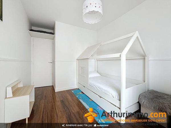 Vente                                                      Appartement
                        
                     3 pièces                      63 m2                     à Nanterre