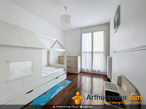 Vente                                                      Appartement
                        
                     3 pièces                      63 m2                     à Nanterre