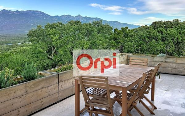 Maison à vendre    4 pièces •  Figari