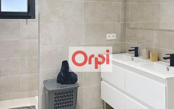 Maison à vendre    4 pièces •  Figari