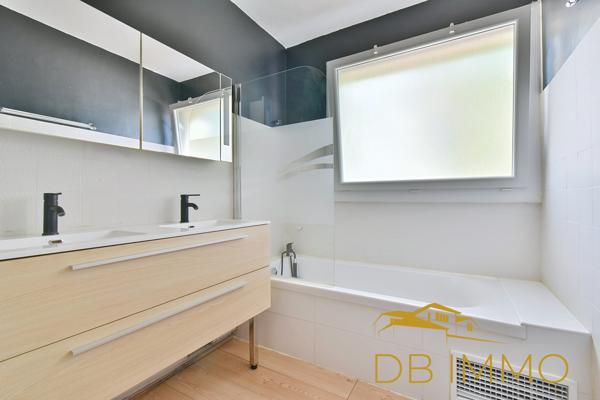 Villeneuve-Lez-Avignon, 112 m² + 60 m² de terrasse face à la Provence : un appartement hors norme