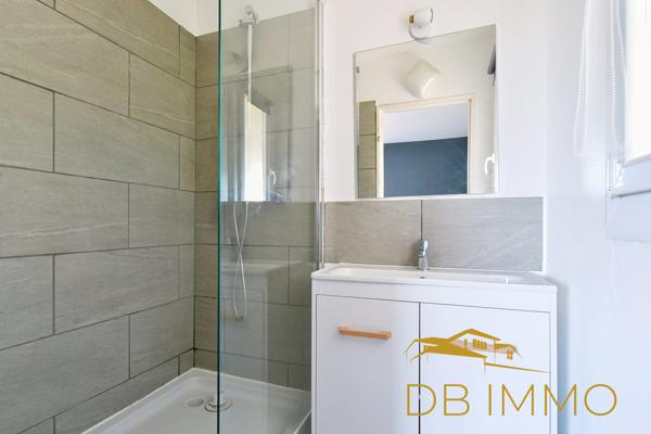Villeneuve-Lez-Avignon, 112 m² + 60 m² de terrasse face à la Provence : un appartement hors norme