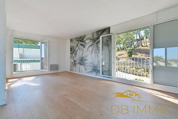 Villeneuve-Lez-Avignon, 112 m² + 60 m² de terrasse face à la Provence : un appartement hors norme
