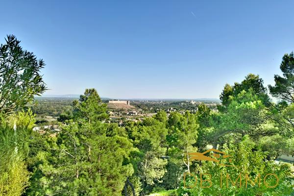 Villeneuve-Lez-Avignon, 112 m² + 60 m² de terrasse face à la Provence : un appartement hors norme