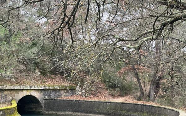 Terrain à vendre    La Roque-d'Anthéron