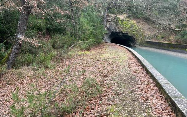 Terrain à vendre    La Roque-d'Anthéron