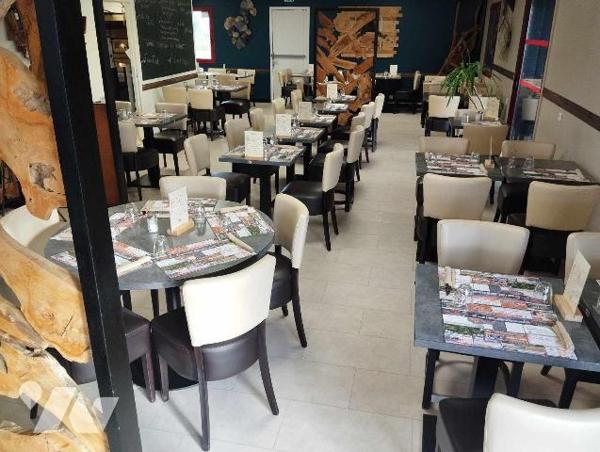 MURS COMMERCIAUX - A vendre sur la commune de Isigny-le-Buat, un bâtiment à usage commercial d'...