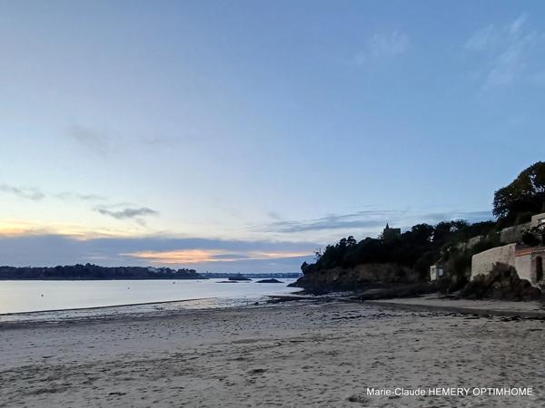 Saint Malo, St Servan, proximité plages. T4 rénové dans résidence avec parc et tennis, cave et parking