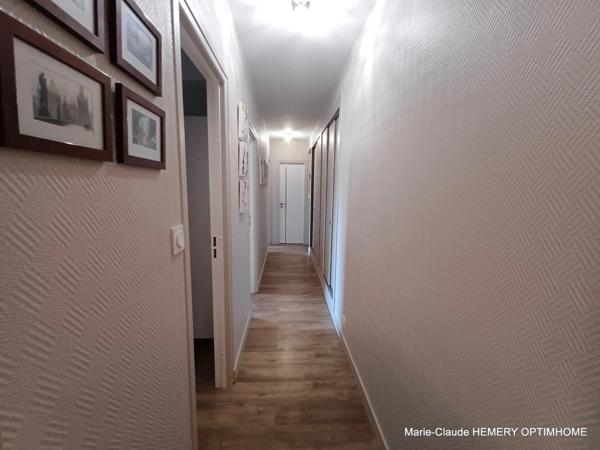 Saint Malo, St Servan, proximité plages. T4 rénové dans résidence avec parc et tennis, cave et parking