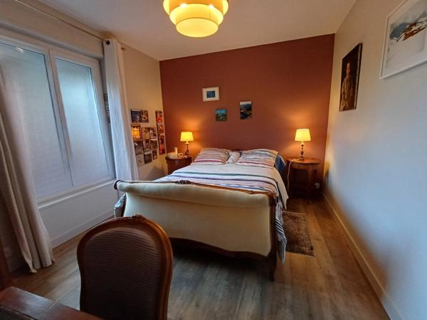 Saint Malo, St Servan, proximité plages. T4 rénové dans résidence avec parc et tennis, cave et parking