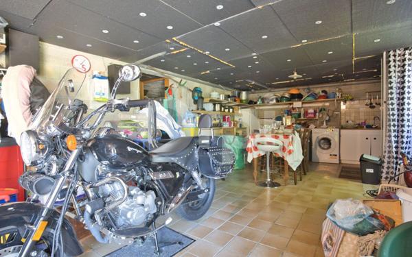 Maison à vendre    5 pièces •  Nexon