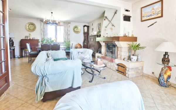 Maison à vendre    5 pièces •  Nexon