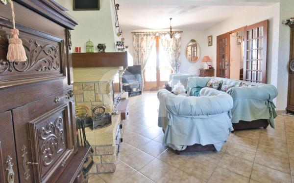 Maison à vendre    5 pièces •  Nexon