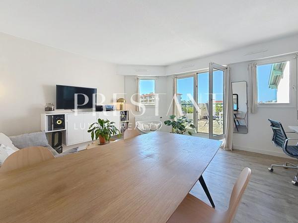 Chambre d’Amour – Appartement avec vaste terrasse vue océan., ANGLET