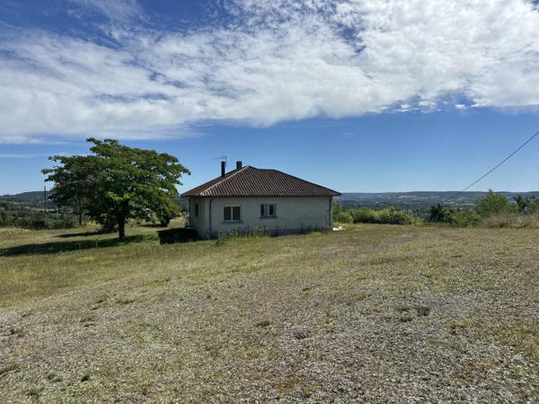 Villeneuve-sur-Lot (47300) Vue à couper le souffle ! Maison semi-enterrée avec grand terrain de 8930m3