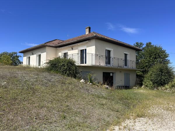 Villeneuve-sur-Lot (47300) Vue à couper le souffle ! Maison semi-enterrée avec grand terrain de 8930m3