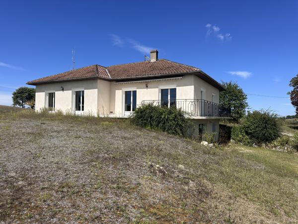 Villeneuve-sur-Lot (47300) Vue à couper le souffle ! Maison semi-enterrée avec grand terrain de 8930m3