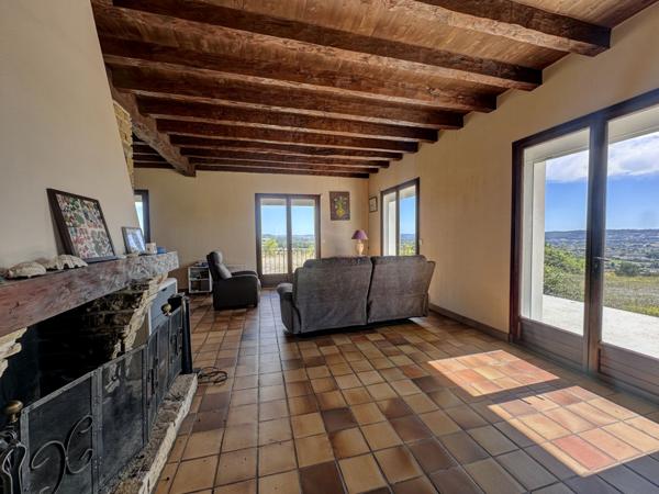 Villeneuve-sur-Lot (47300) Vue à couper le souffle ! Maison semi-enterrée avec grand terrain de 8930m3