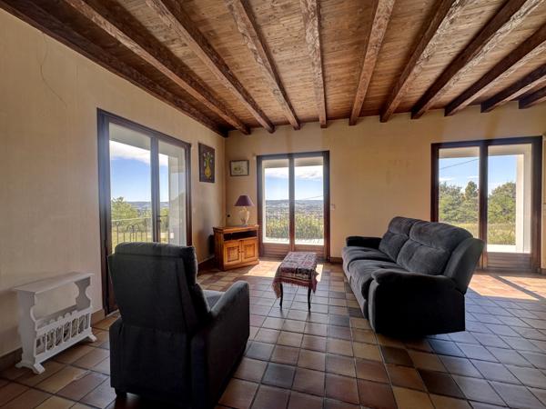 Villeneuve-sur-Lot (47300) Vue à couper le souffle ! Maison semi-enterrée avec grand terrain de 8930m3