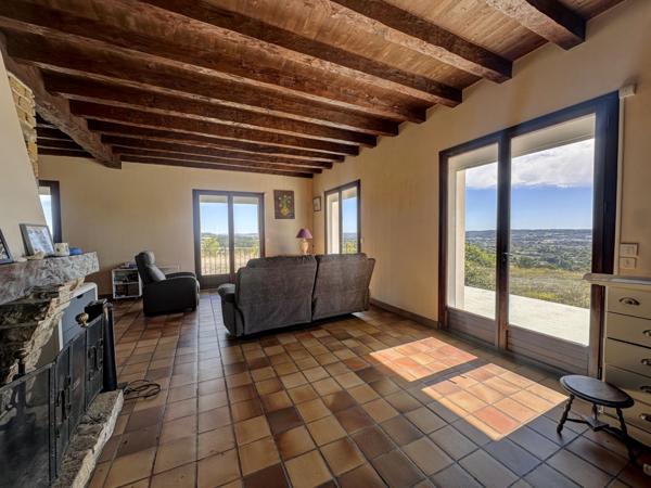 Villeneuve-sur-Lot (47300) Vue à couper le souffle ! Maison semi-enterrée avec grand terrain de 8930m3