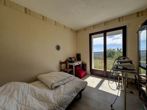 Villeneuve-sur-Lot (47300) Vue à couper le souffle ! Maison semi-enterrée avec grand terrain de 8930m3