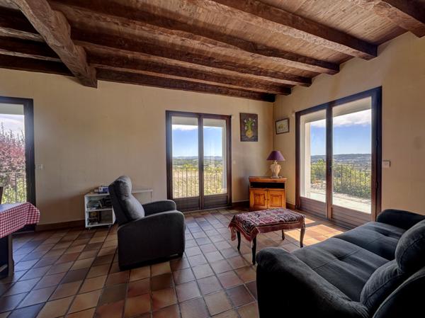 Villeneuve-sur-Lot (47300) Vue à couper le souffle ! Maison semi-enterrée avec grand terrain de 8930m3