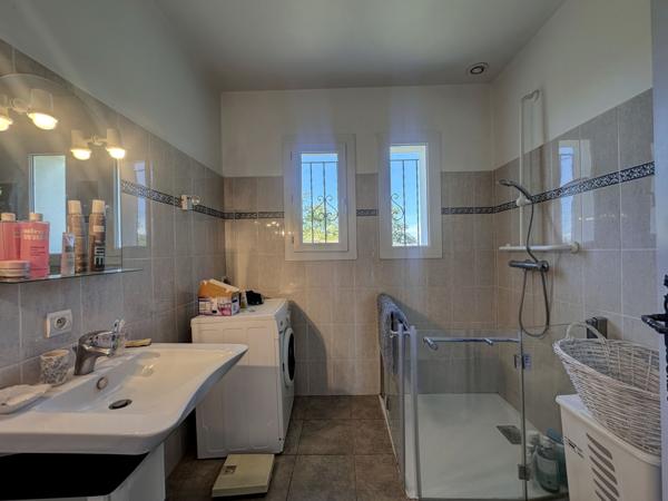 Villeneuve-sur-Lot (47300) Vue à couper le souffle ! Maison semi-enterrée avec grand terrain de 8930m3