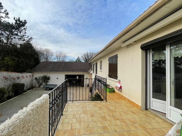 GRANDE MAISON FAMILIALE proximité POITIERS