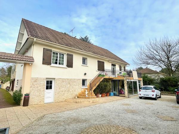 GRANDE MAISON FAMILIALE proximité POITIERS