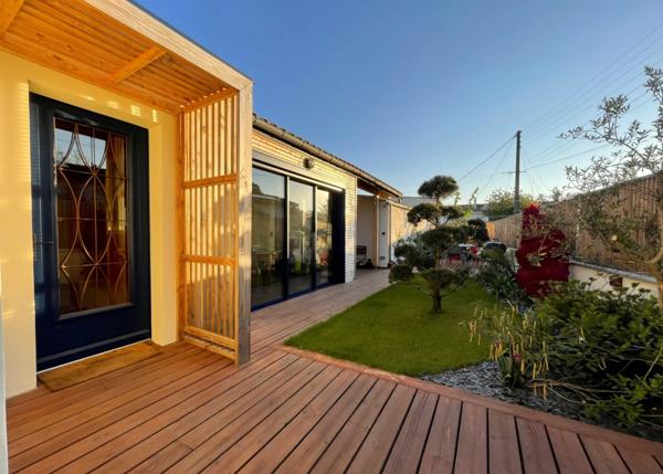 BEGLES (33) - COUP DE COEUR - MAISON RÉNOVÉE PAR ARCHITECTE - POSSIBILITE D'EXTENSION - GARAGE - DANS IMPASSE AU CALME